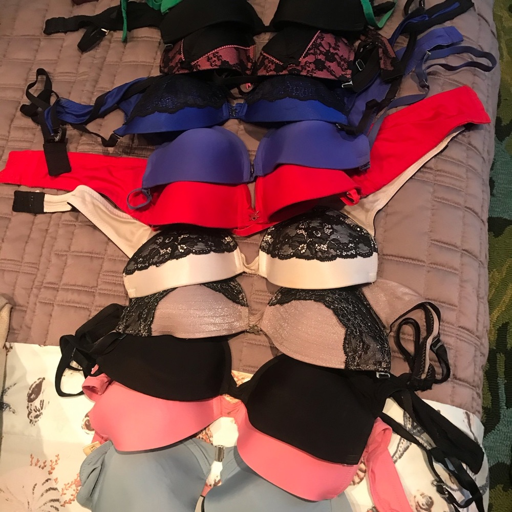Fredericks of Hollywood 21 Lot Bras 34A